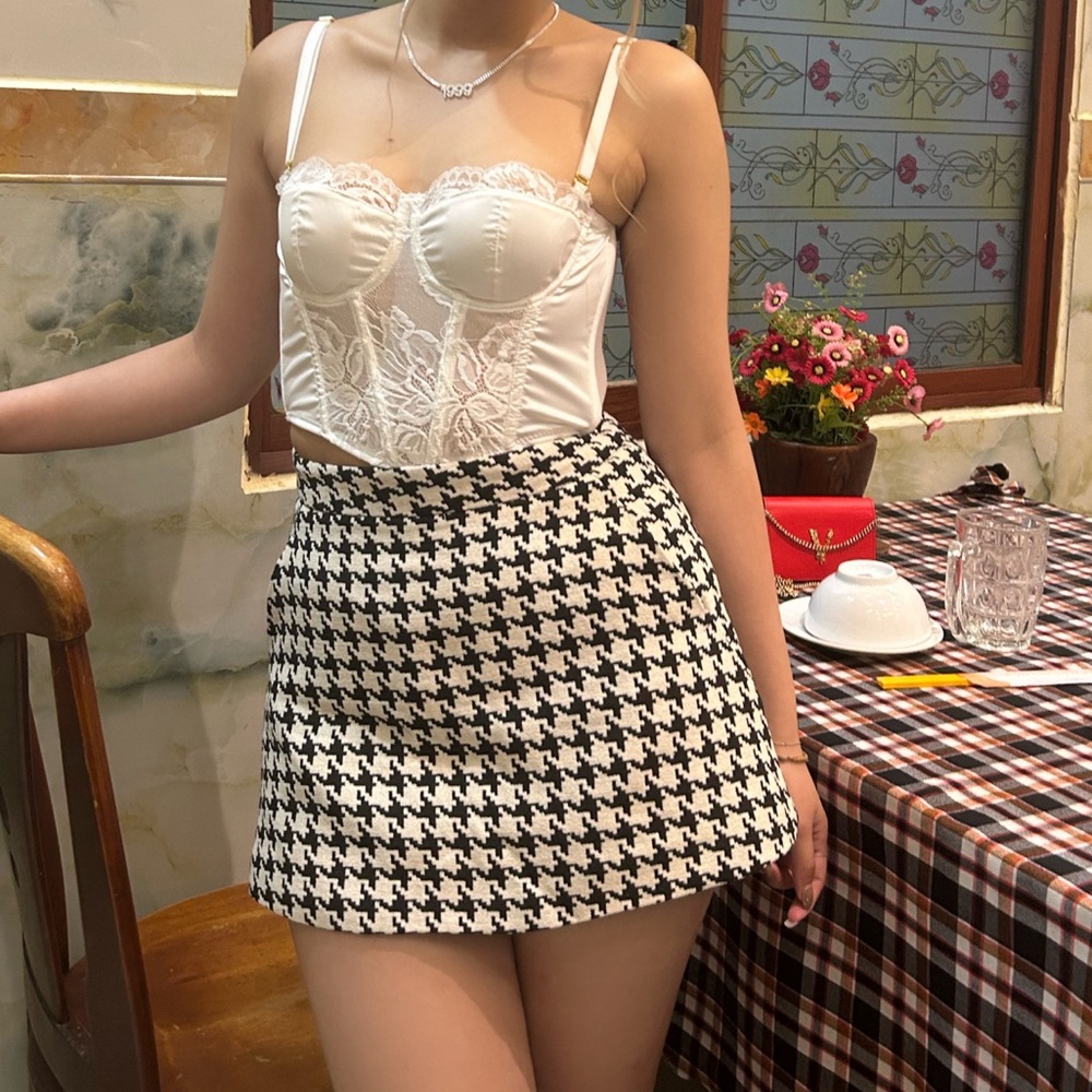 Mini skirt ( short inside)